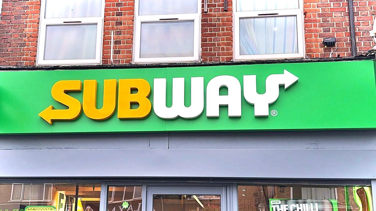 Subway: a real sign made by Select Print