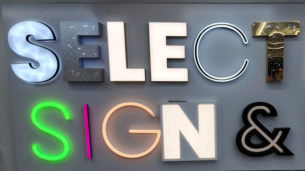 Our showroom: a real sign made by Select Print